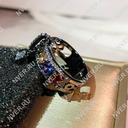 Винтажное обручальное кольцо с черным камнем